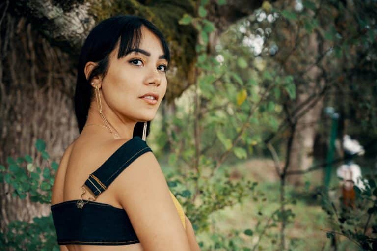 Quantum Couture: Reimagining Wearable Artistic Expressions